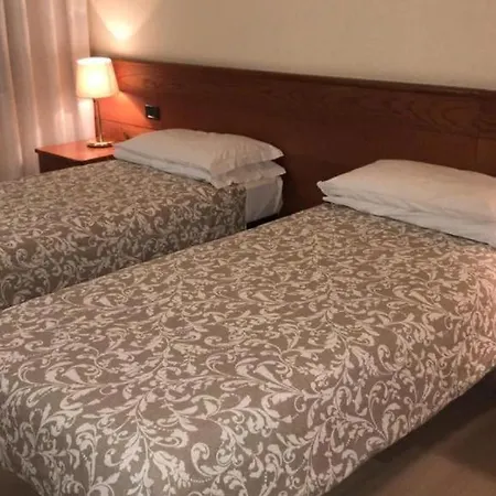 Select Hotel 2*